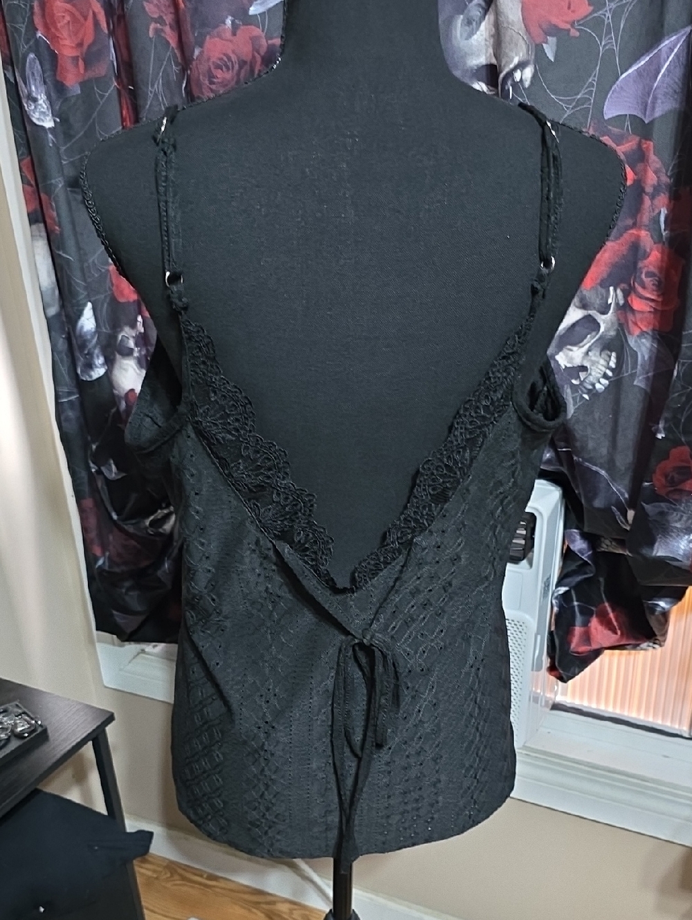 Black Women's Lace Tie-back Camisole